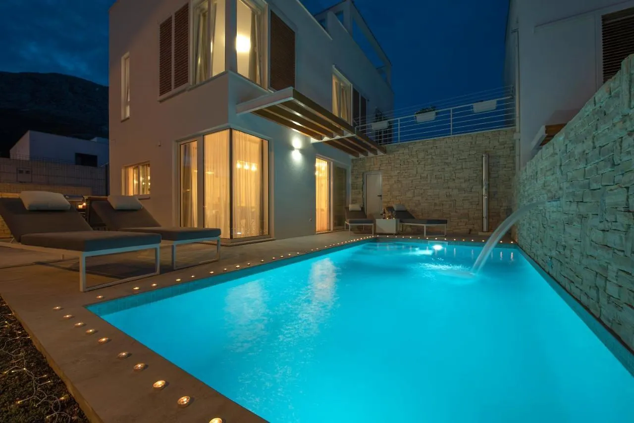Sunny Bo Villa With A Heated Pool And Rooftop Jacuzzi Kastela Croatia