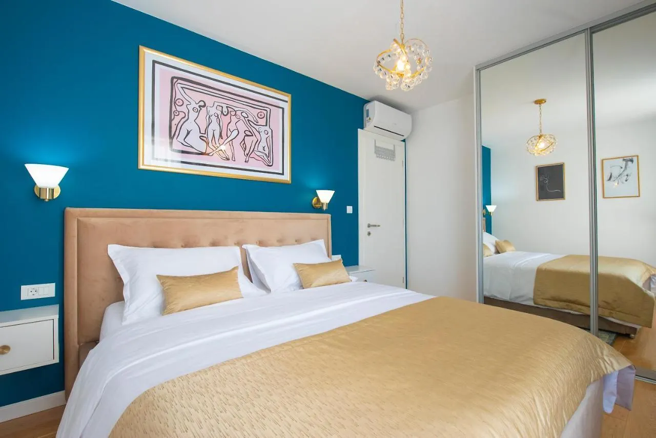 Sunny Bo Villa With A Heated Pool And Rooftop Jacuzzi Kaštela