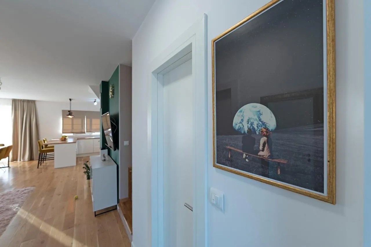 Sunny Bo Villa With A Heated Pool And Rooftop Jacuzzi Kastela