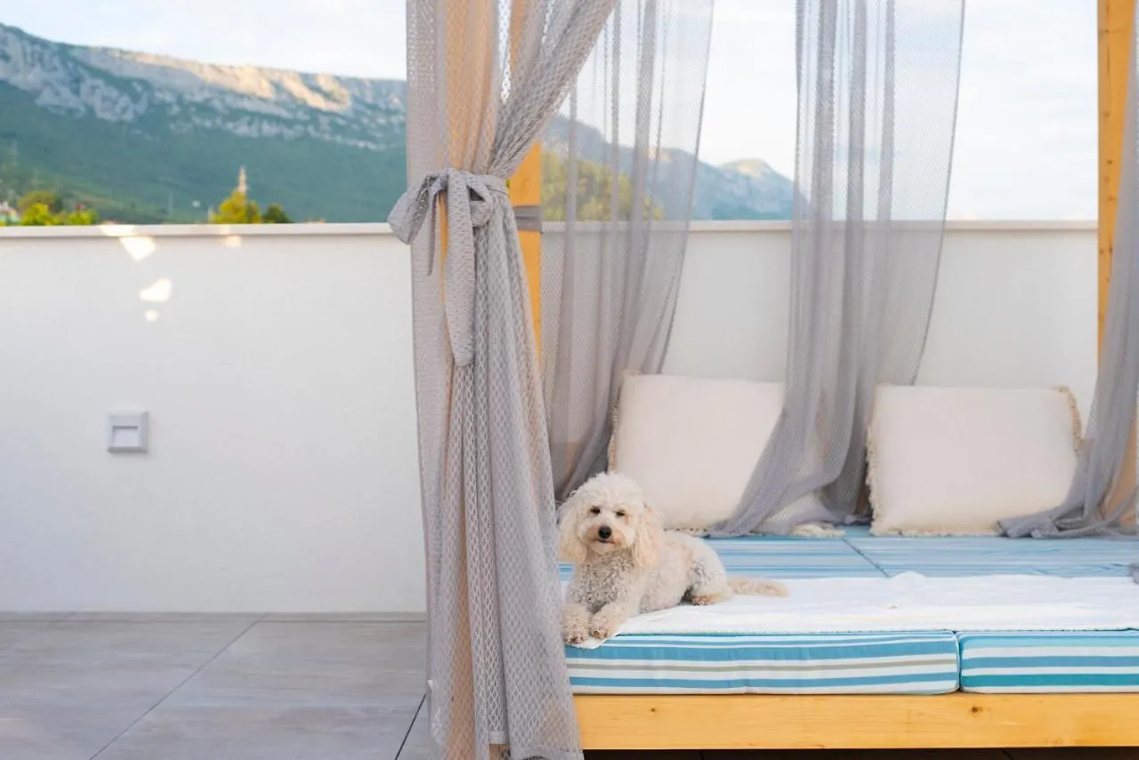 Sunny Bo Villa With A Heated Pool And Rooftop Jacuzzi Kastela