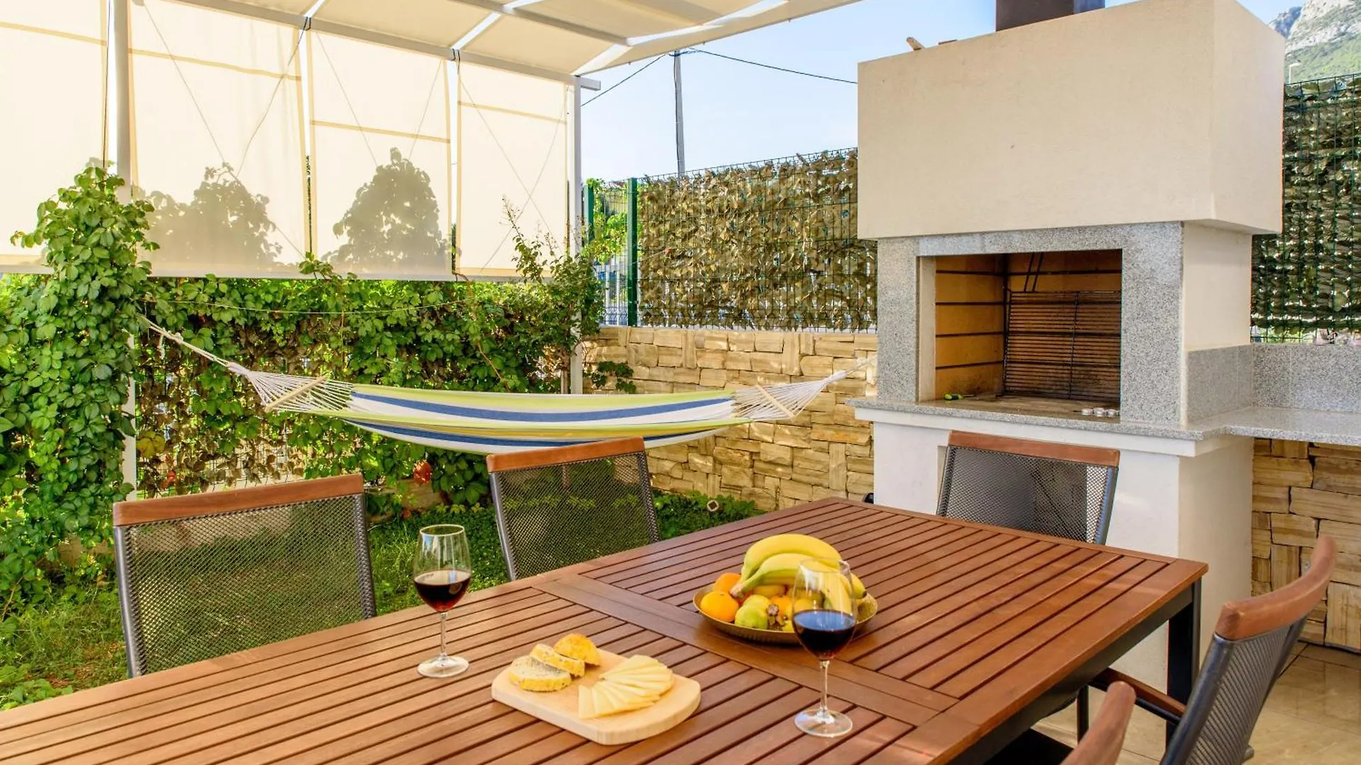 Sunny Bo Villa With A Heated Pool And Rooftop Jacuzzi Kastela