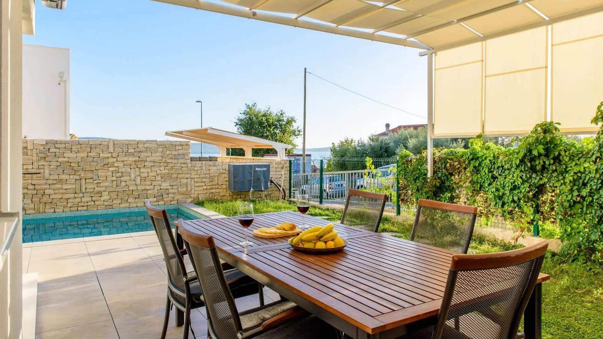 Sunny Bo Villa With A Heated Pool And Rooftop Jacuzzi Kastela