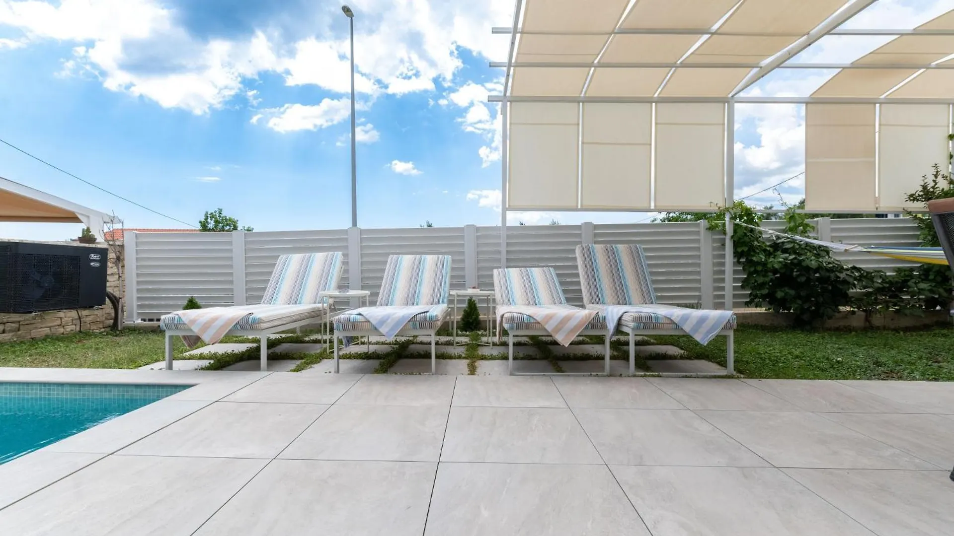 Sunny Bo Villa With A Heated Pool And Rooftop Jacuzzi Kastela Croatia